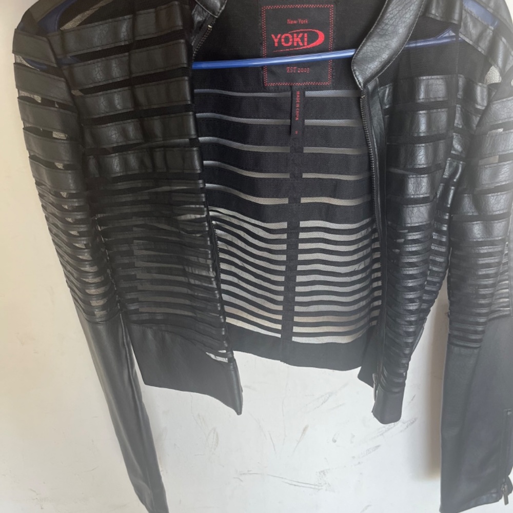 Multiple Jackets - Picture 12 of 16